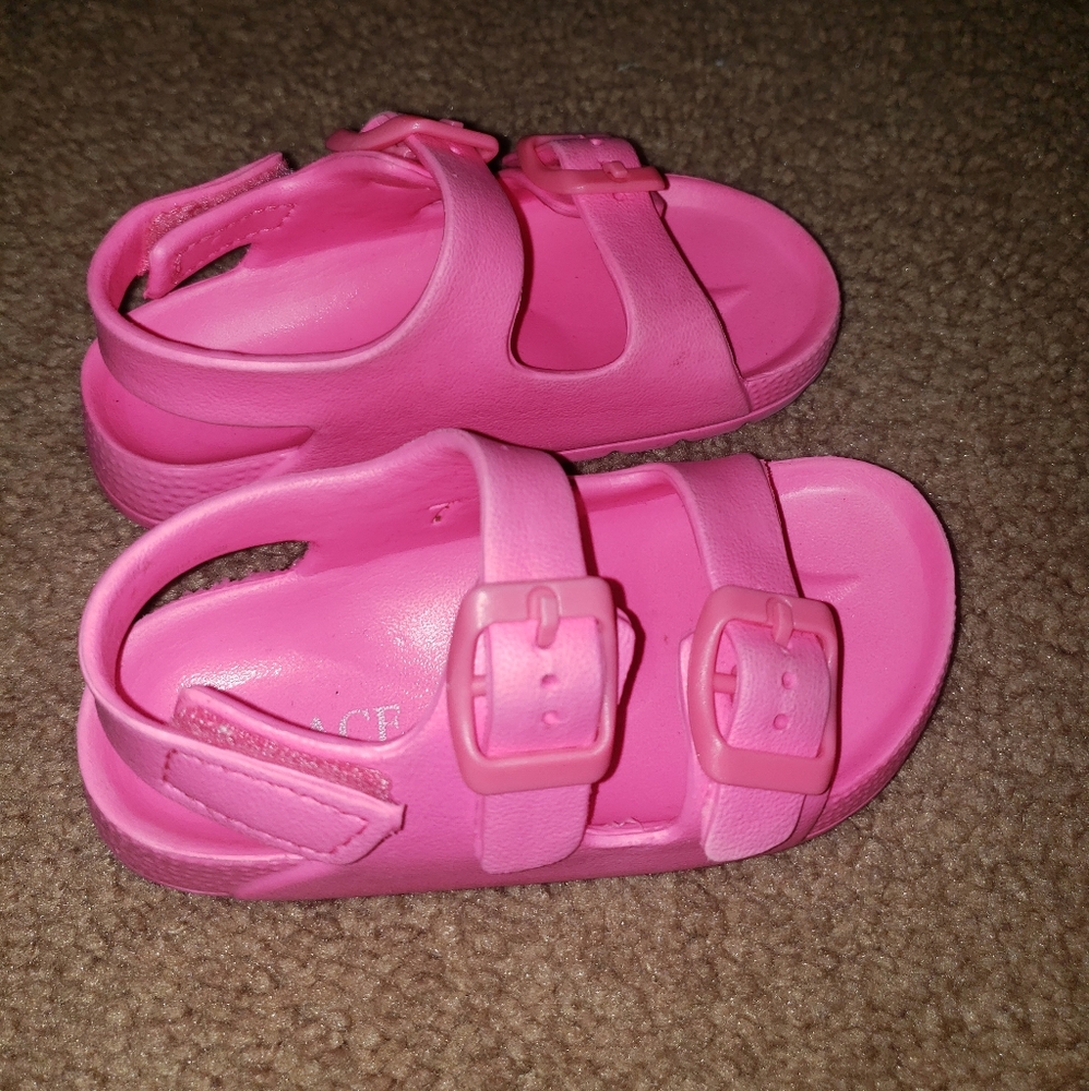 BUNDLE DEAL OLD NAVY SANDALS - Picture 8 of 8